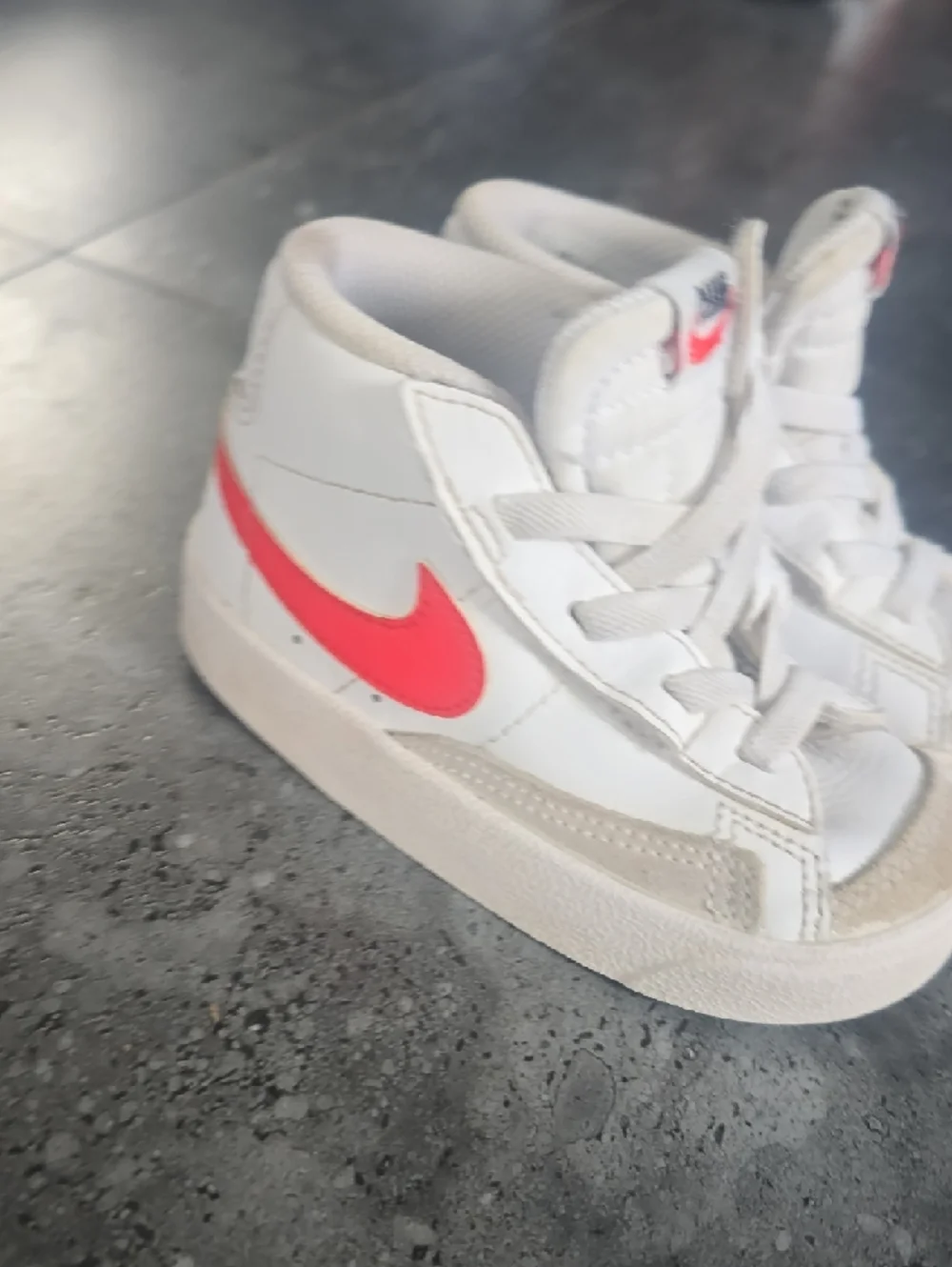 Nike Kids White Sneakers with Pink Swoosh - Picture 7 of 8